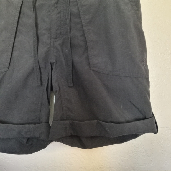 THE NORTH FACE Black Cargo Shorts Size 12 - Picture 2 of 6